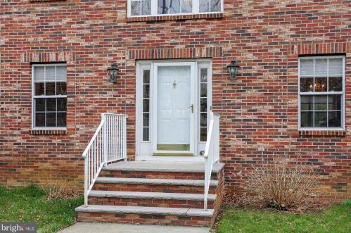 18 Hickory Ln, Plumsted Township, NJ 08533-2827