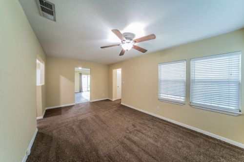 2428 Stephen Lee Dr, Fort Worth, TX 76119-2702