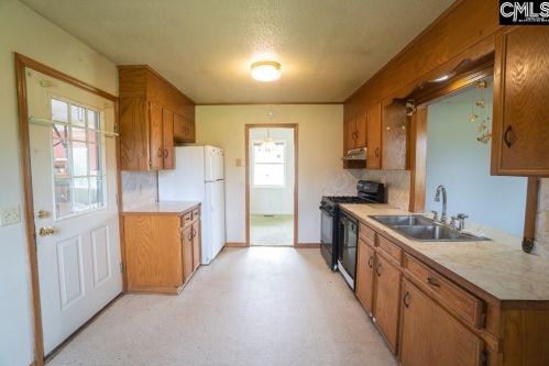 116 Cactus Ln, Saint Matthews, SC 29135-7745