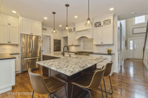 4463 Cornell Ave, Gurnee, IL 60031-5826