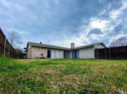 713 Worcester Ln, Garland TX 75040-4186 exterior