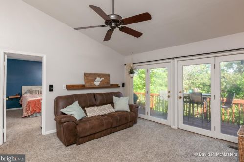 423 Shannondale Rd, Harpers Ferry WV 25425-4564 exterior