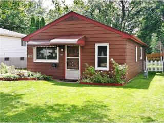 1122 Cresceus Rd, Toledo OH  43616-3125 exterior