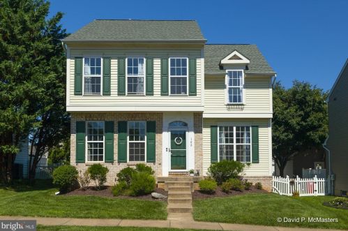 100 Bullskin St, Charles Town, WV 25414-5213