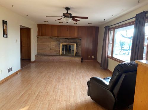 302 4th St, Spring Valley, IL 61362-1532