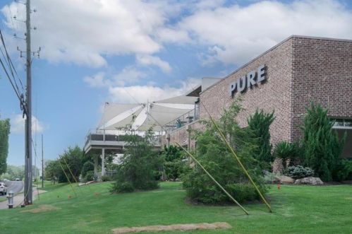 3635 Brookleigh Ln, Atlanta GA  30319-2206 exterior