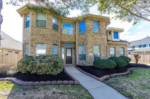 3809 Breezeway Dr, Taylor Lake Village, TX 77586-1687