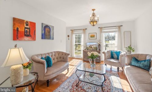 7909 Pebble Brook Ct, Springfield VA  22153-2618 exterior