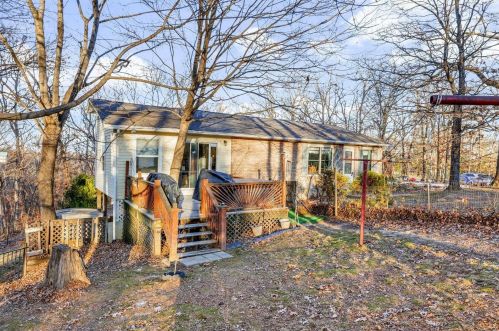 2243 Henson Farm Rd, Festus, MO 63028-4319