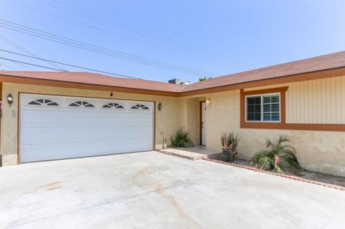 3361 Norfolk Dr, Riverside CA  92503-5146 exterior