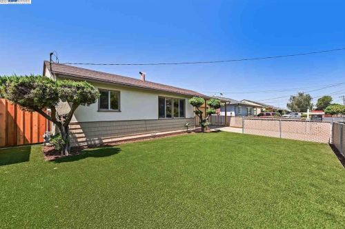 32299 Mission Blvd, Hayward, CA 94544-8058