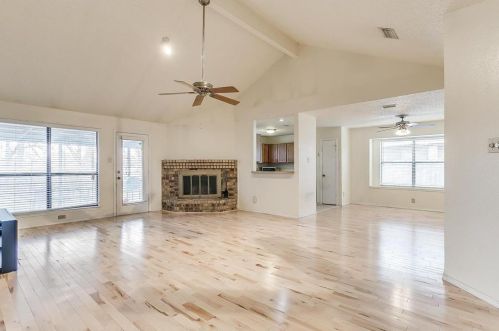 816 Bentle St, Cedar Hill, TX 75104-9240