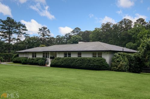 11 Magnolia Dr, Newnan, GA 30263-3115