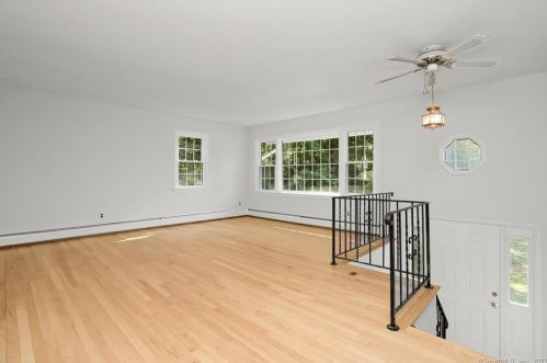 4 Hideaway Ln, Norwalk CT  06851-1910 exterior