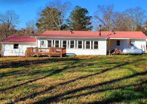 5431 Hillview Dr, Oxford, GA 30054-3405