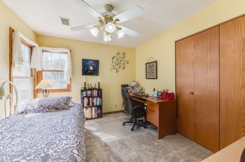 143 Mclaren Dr, Sycamore IL  60178-2256 exterior