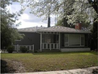 313 Robinson Ave, Fresno, CA 93705-2947
