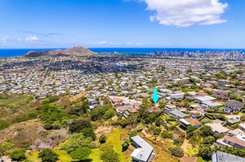 1729 Iwi Way, Honolulu HI  96816-3826 exterior