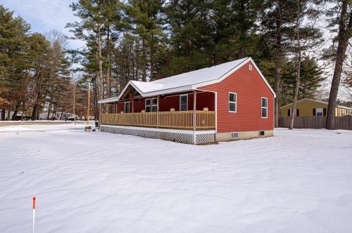 3 Calico Cir, Nashua, NH 03062-3583