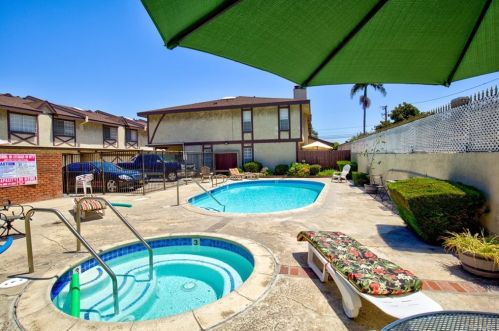 13921 Kornblum Ave, Hawthorne CA  90250-8180 exterior