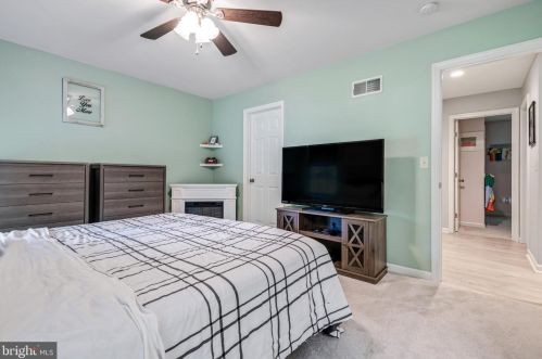 319 Devon Dr, Lancaster PA  17603-4609 exterior