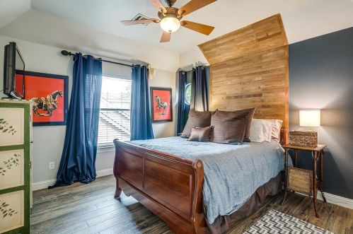 5968 Riverbend Pl, Fort Worth TX  76112-1064 exterior