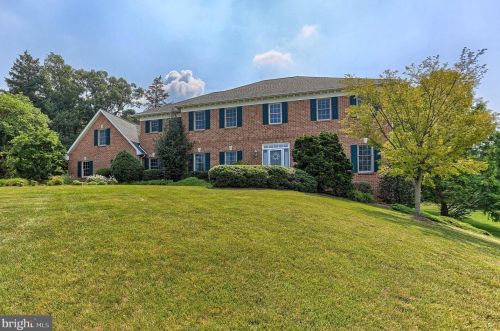 1545 Wyndham Dr, York, PA 17403-5925