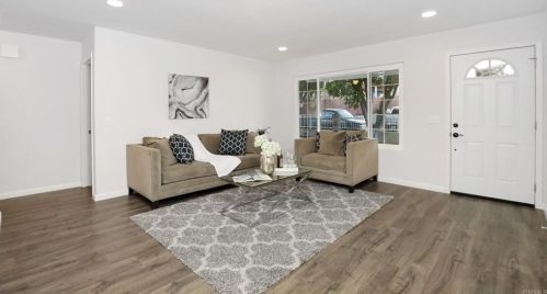 338 Plaza De Benito Juarez, Vista CA  92083-3549 exterior