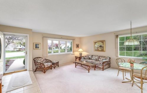 1356 Arlington Cir, Hanover Park, IL 60133-5517