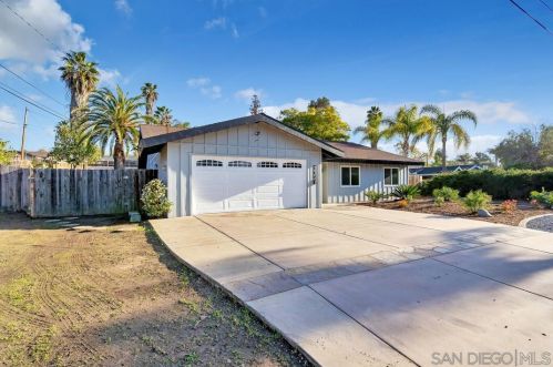 160 El Valle Opulento, Vista CA 92083-7708 exterior