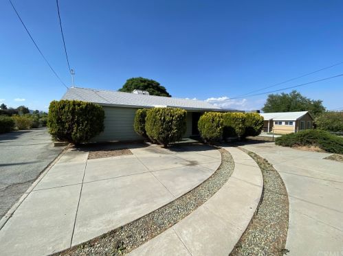 1324 8th St, Beaumont, CA 92223-2412