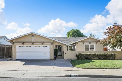 627 Hanover St, Livermore, CA 94551-1849
