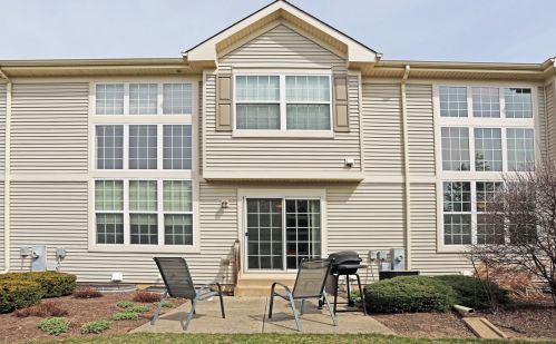 1947 Sun Drop Ct, Hanover Park, IL 60103-2300