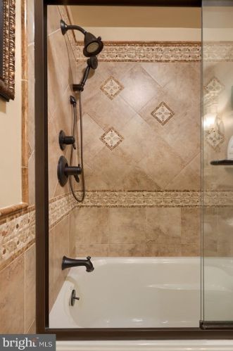 1991 Pickering Trl, Lancaster PA 17601-4972 exterior