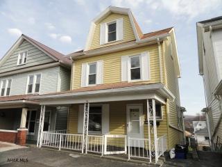 2305 15th Ave, Altoona, PA 16601-2338