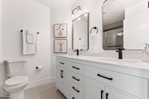 335 Whispering Brook Dr, Vista CA 92083-1956 exterior