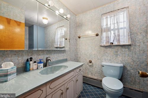 2217 13th St, Philadelphia PA  19133-1010 exterior