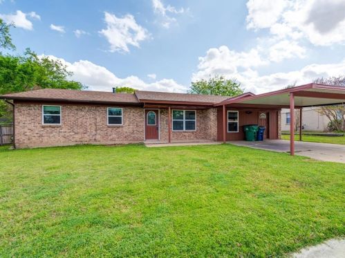 5912 Saramac Dr, Fort Worth TX  76148-3101 exterior