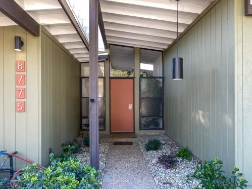 8775 Contemporary Ct, Elk Grove, CA 95624-1808