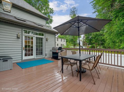 330 55th St, Willowbrook IL  60514-3015 exterior