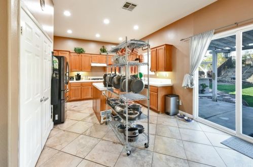 12372 Brianwood Dr, Riverside CA 92503-6754 exterior