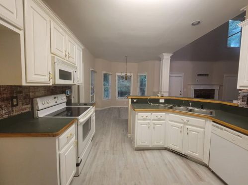 1902 Sheldon Ln, Conyers GA  30094-2079 exterior