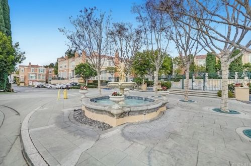 8 Cuzzano Aisle, Irvine, CA 92606-8298