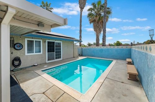 10331 Palmento Dr, Riverside CA  92505-1550 exterior