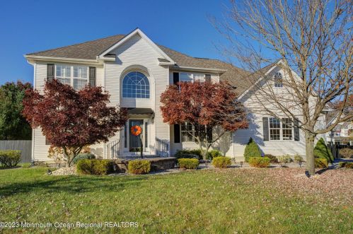 8 Kacie Lynn Ct, Jackson Twp, NJ 08527-4373