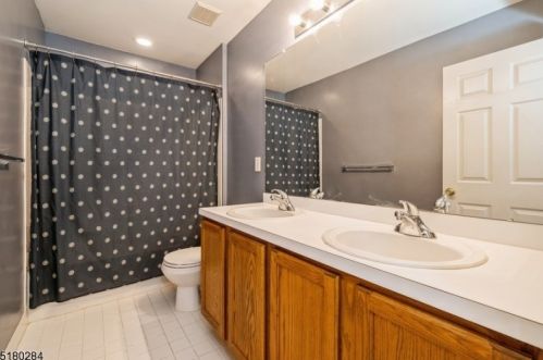 37 Dorset Dr, Hackettstown NJ  07840-5010 exterior