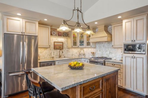 6751 Russelia Ct, Carlsbad, CA 92011-3339