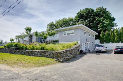 15 Seaview Ct, Tiverton, RI 02878-1437