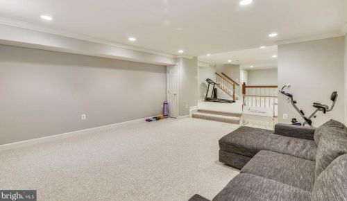 7742 Royal Sydney Dr, Gainesville VA  20155-2867 exterior