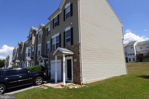 3584 Armory Ln, York, PA 17408-8800